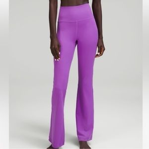 Lululemon Groove Super-High-Rise Flared Pant Nulu in moonlit magenta. Size 6